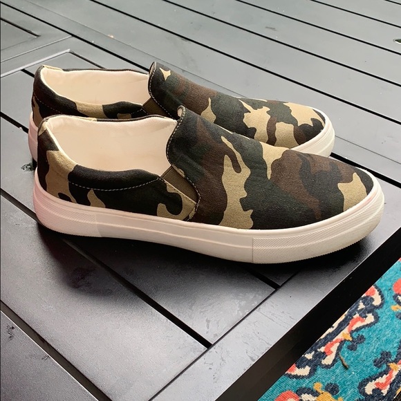 Camo slip ons - Picture 2 of 2